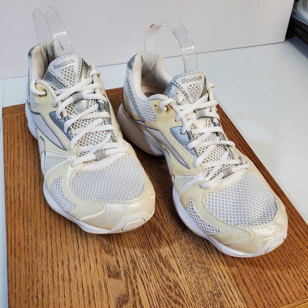 Reebok Easytone Shoes Womens Size 9.5 Walking Athletic Mesh SmoothFit Sneakers